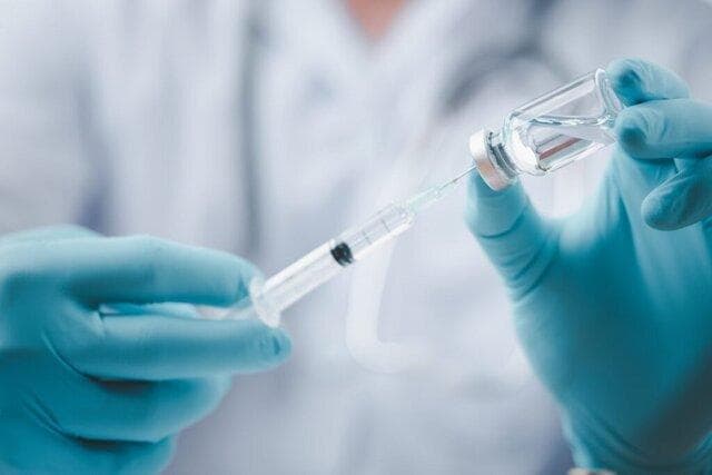 واکسیناسیون؛ مؤثرترین راه پیشگیری از سیاه‌سرفه و مرگ ناشی از آن