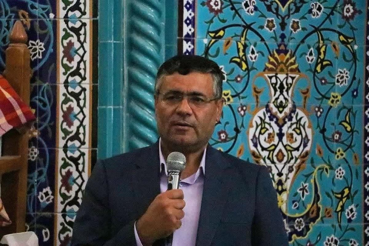 خبرنگاران با نقد منصفانه به توسعه شهرستان کمک کنند