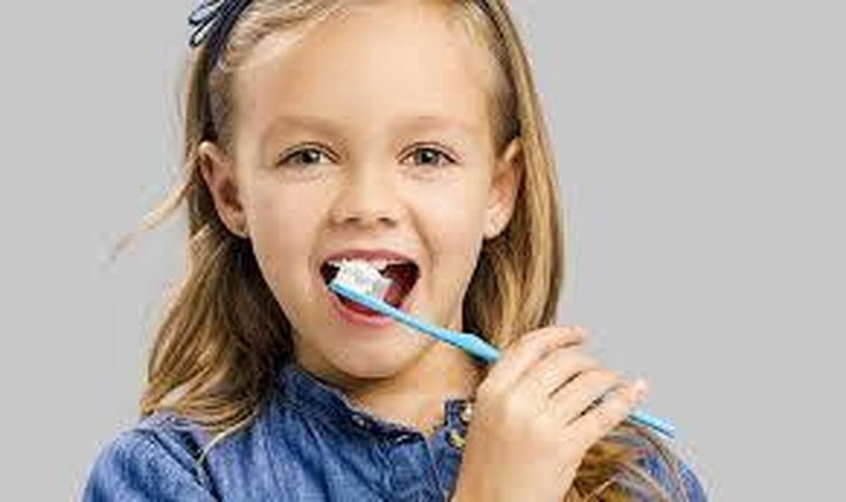 تکنیک صحیح مسواک زدن برای کودکان
