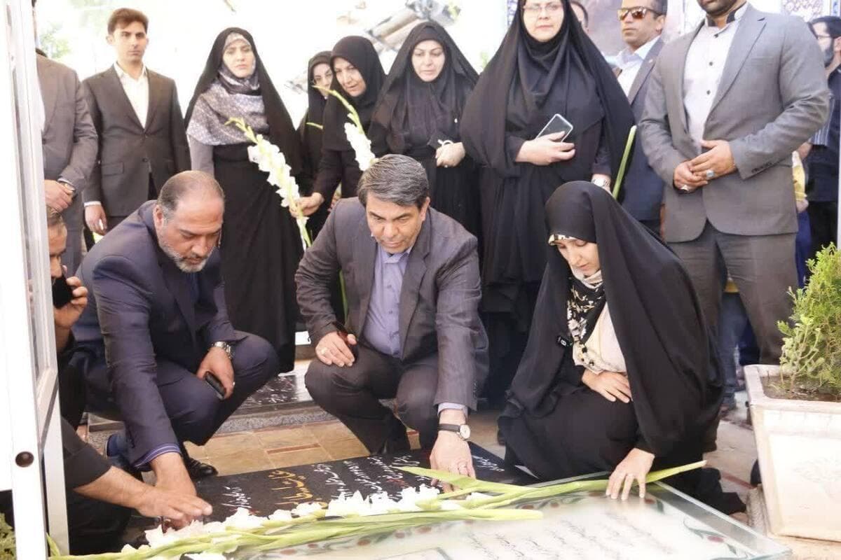 ادای احترام معاون رئیس جمهور به مقام سردار دل‌ها