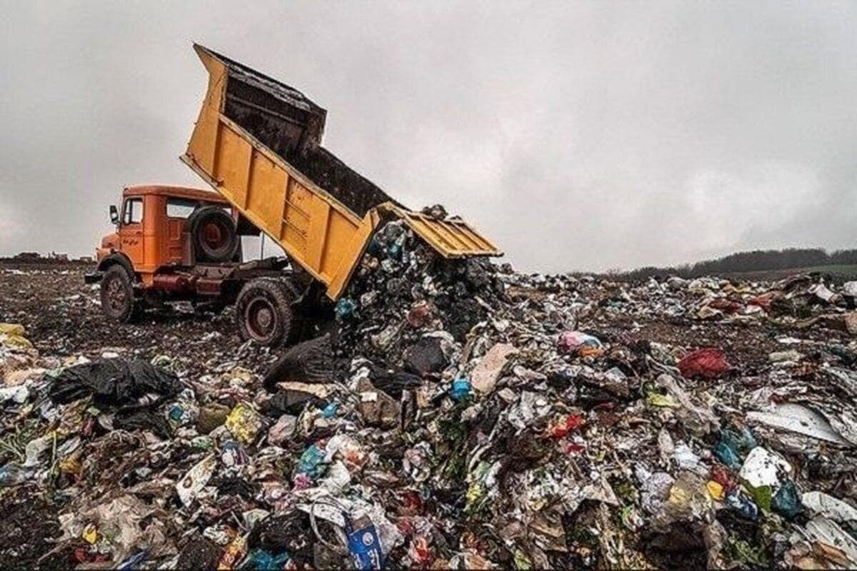 روزانه بیش از ۶۰۰ تن زباله شهری ارومیه به محل دفن پسماند منتقل می‌شود