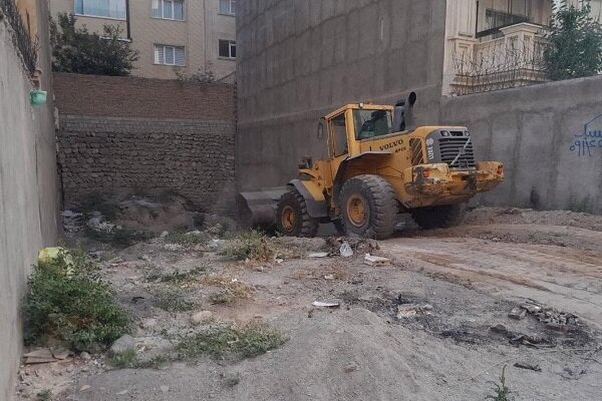 تسطیح و پاکسازی زمین‌ های خالی محلات تبریز
