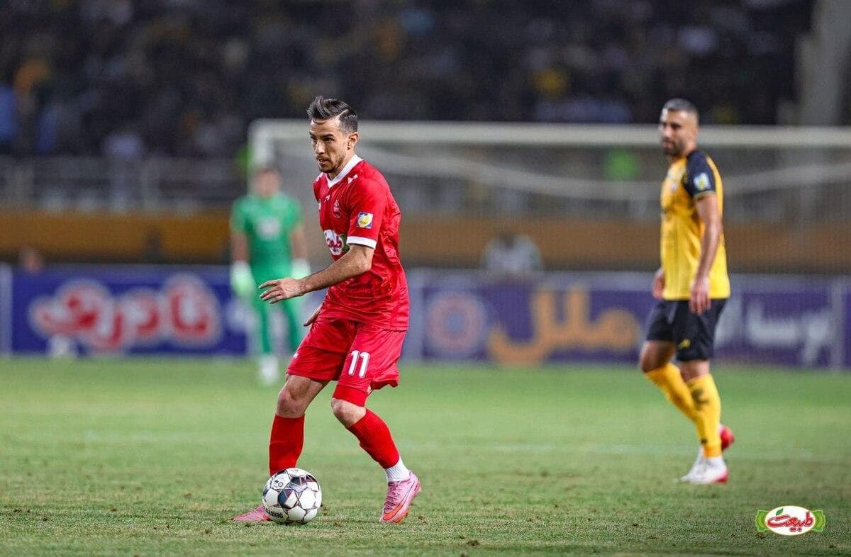 سوال روز پرسپولیسی‌ها/ چرا احمدزاده مدافع چپ است؟ 
