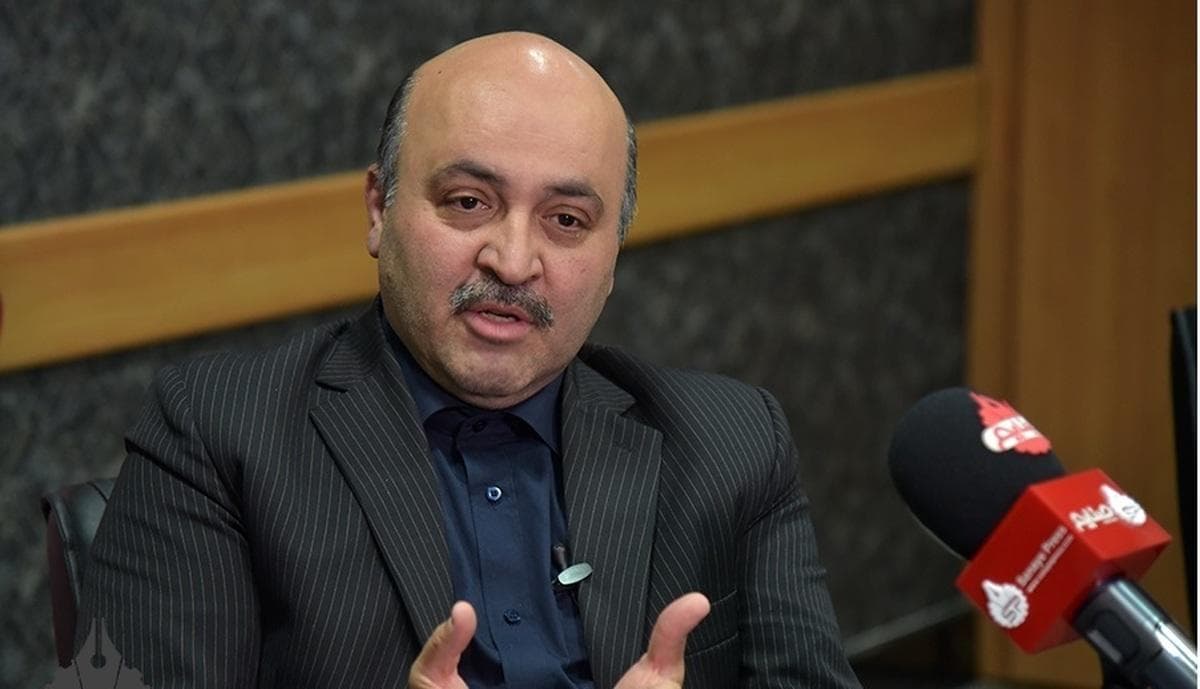 در طویله‌ها شعله گاز روشن است اما گاز برای کارخانه فولاد ندارند