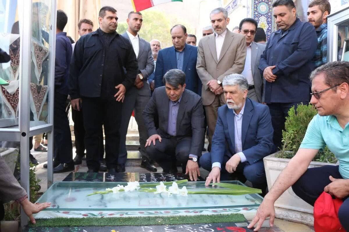 ️ادای احترام وزیر فرهنگ و ارشاد اسلامی به سردار دل‌ها و شهدای کرمان