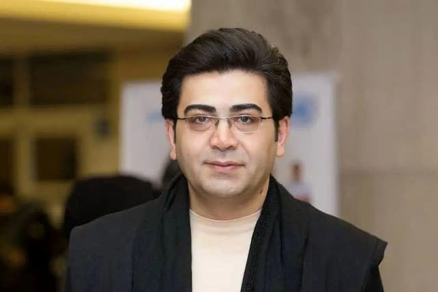 فرزاد حسنی مجری پانزدهمین جشن منتقدان شد/ پیام دبیر جشنواره