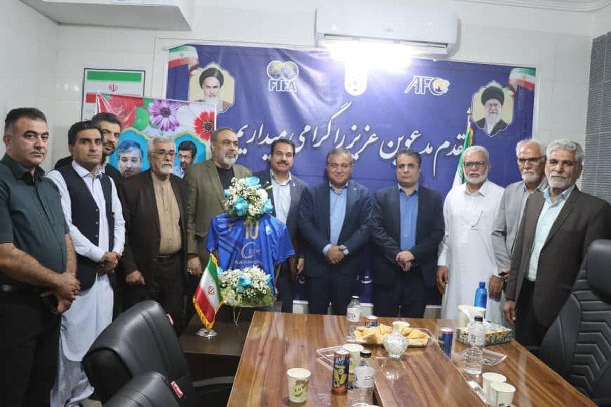 جلسه ویژه تاجرنیا در سیستان و بلوچستان برای تشکیل شعبه استقلال