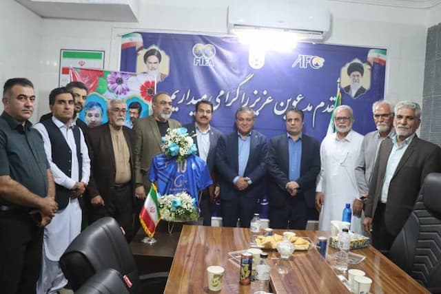 جلسه ویژه تاجرنیا در سیستان و بلوچستان برای تشکیل شعبه استقلال