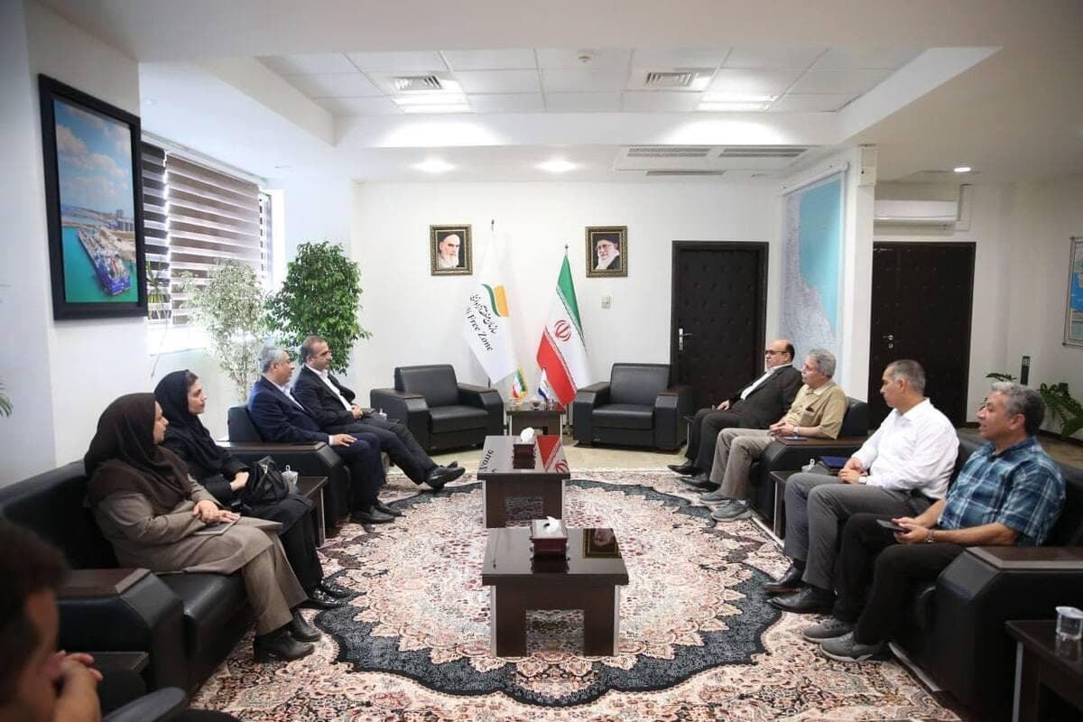 دیدار رییس فدراسیون بدمینتون جمهوری اسلامی ایران با مدیرعامل منطقه آزاد انزلی