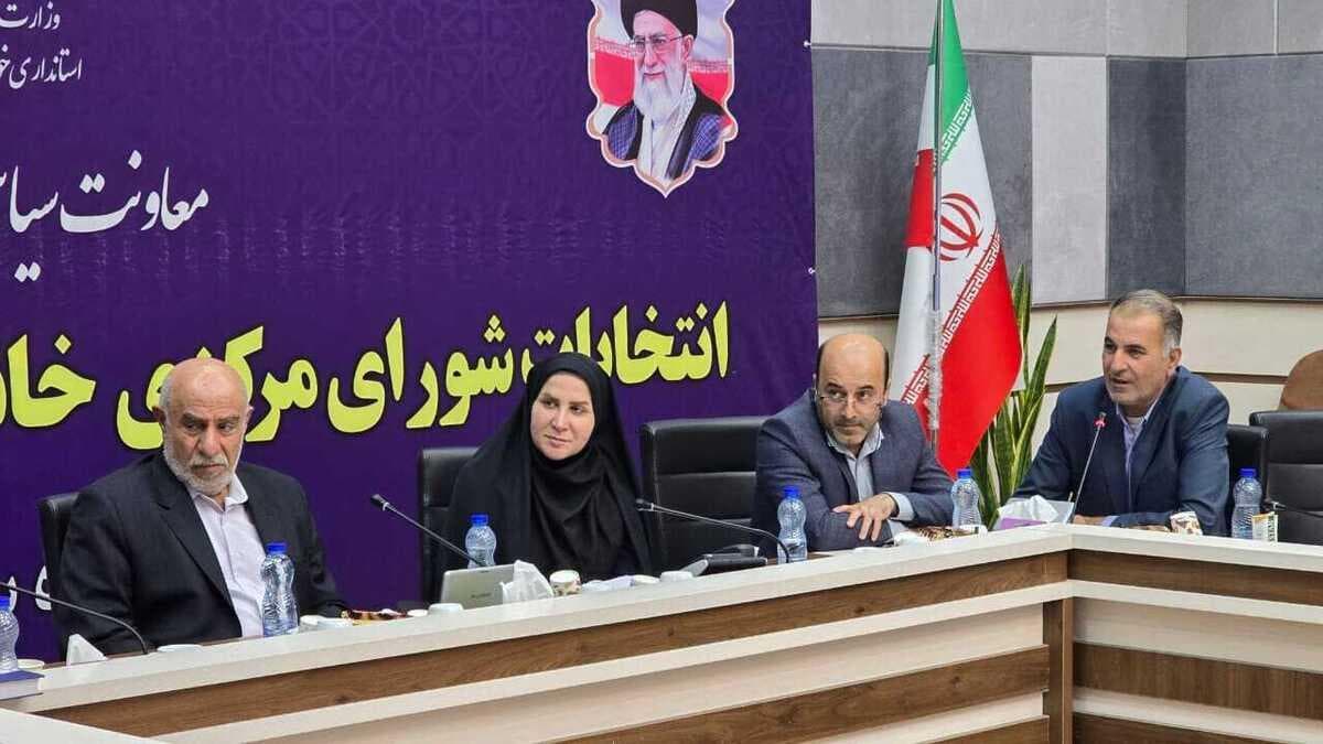 مدیرکل سیاسی استانداری: خوزستان دارای ۸۰ تشکل صنفی کارفرمایی و ۶۰ انجمن صنفی کارگری است