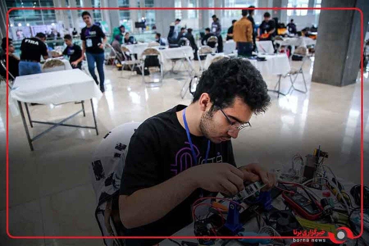 مبصر: ۵۰ درصد نخبگان پس از افتخارآفرینی جذب دانشگاه‌ها و صنایع خارجی می‌شوند