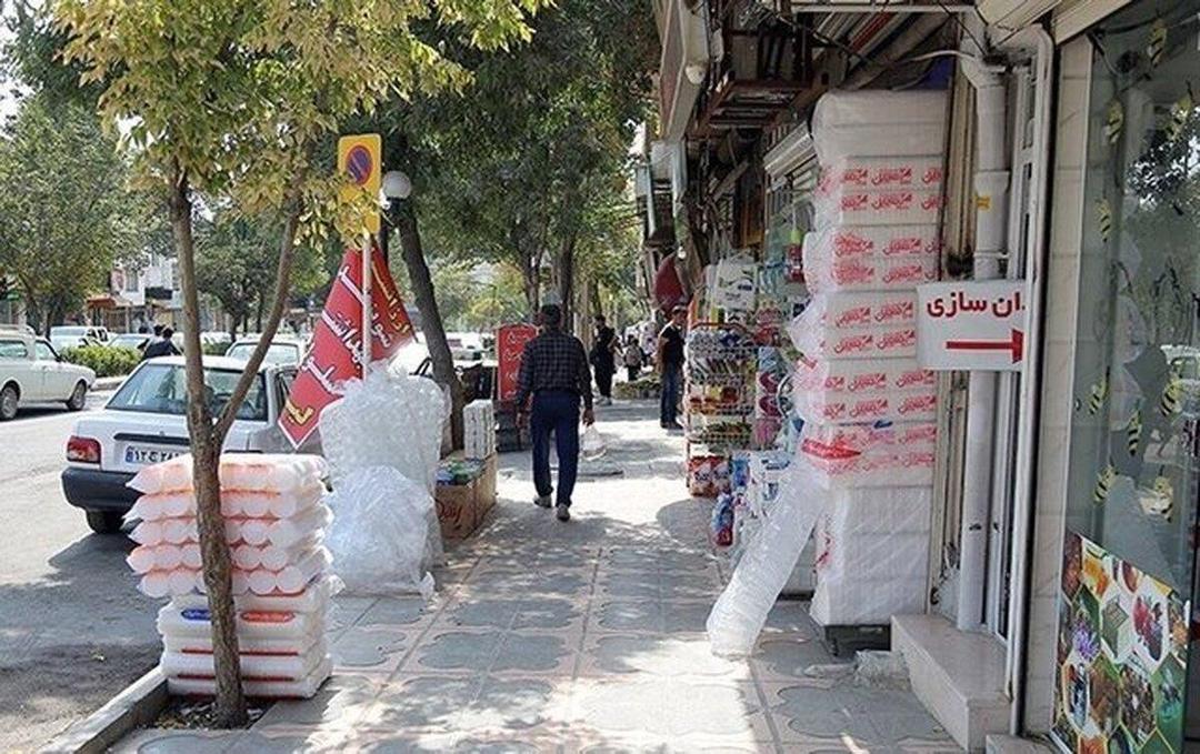 خلیلی: پلمب ۲۱ واحد صنفی به منظور آزادسازی پیاده‌روهای شیراز انجام شود