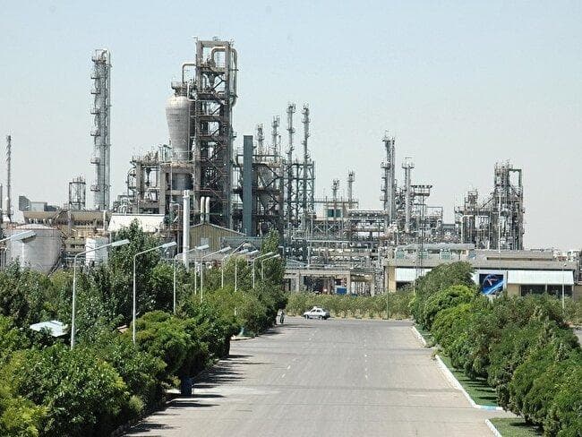 رشد ۵۰ درصدی درآمد پتروشیمی تبریز نسبت به سال گذشته / گزارش اختصاصی از عملکرد تیرماه ۱۴۰۴ در تالار پتروشیمی بورس کالا