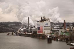 انفجار در کارخانه فولاد آمریکا/ یک نفر کشته و چندین زخمی شدند