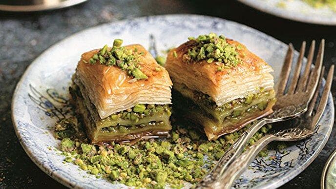 کالری باقلوا چقدر است؟