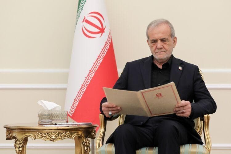 رئیس جمهور در آیین دریافت استوارنامه سفرای جدید ۹ کشور:  ایران به دنبال توسعه روابط و همکاری ها با همه کشورهای جهان است