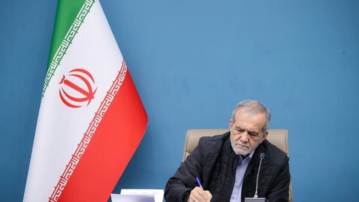 پزشکیان:استاد فرشچیان با ذوق بی‌بدیل و آثار فاخر خود نام ایران را بلندآوازه کرد