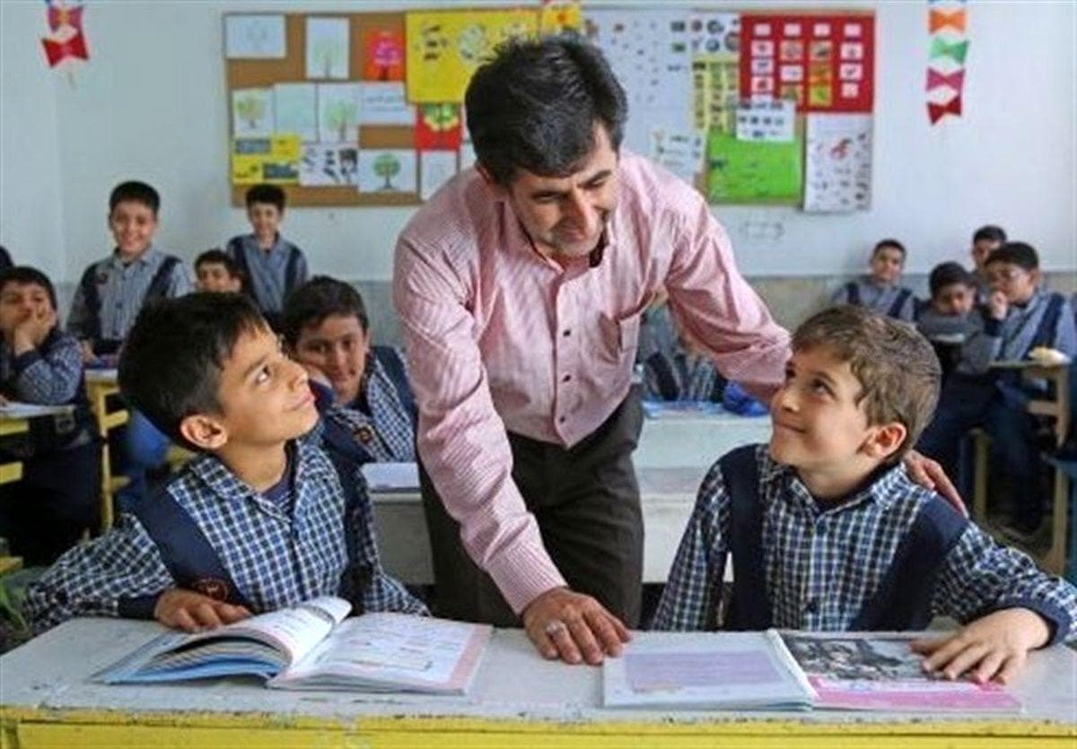 آموزش و پرورش را با بنگاه کاریابی اشتباه گرفته‌اند/معدل سراسری دیپلم ۷ تا ۱۲ است