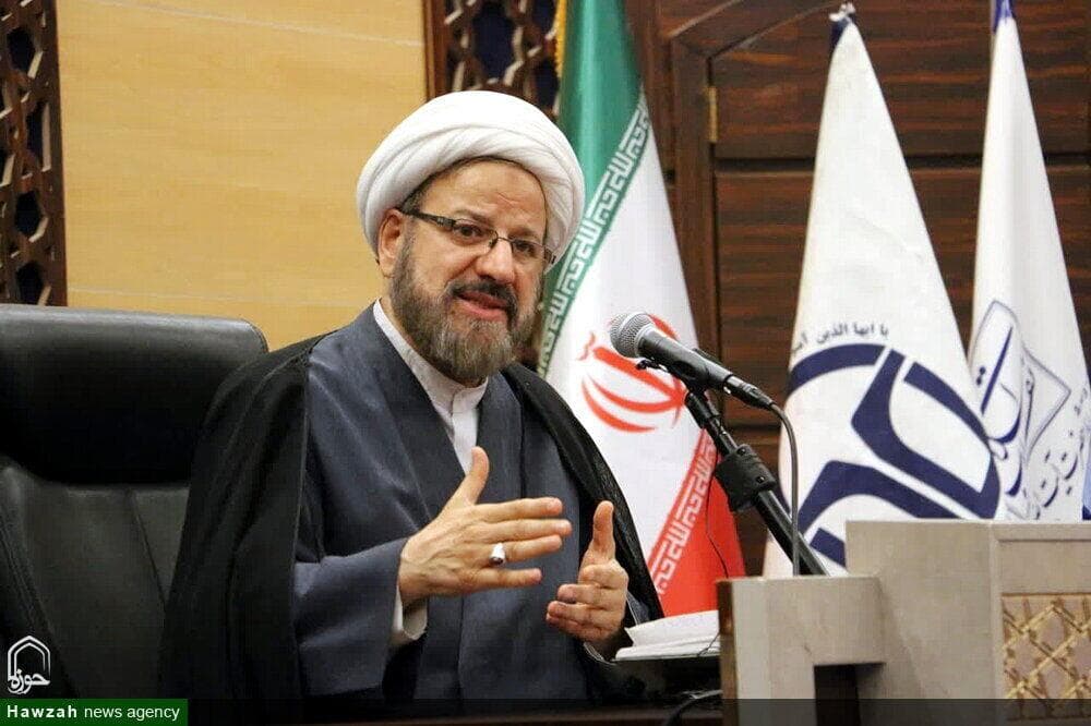رئیس دفتر تبلیغات اسلامی حوزه علمیه قم بیان کرد: دل بستن به غرب و سازمان‌های بین‌المللی آورده‌ای ندارد/ «مقاومت» تنها راه است