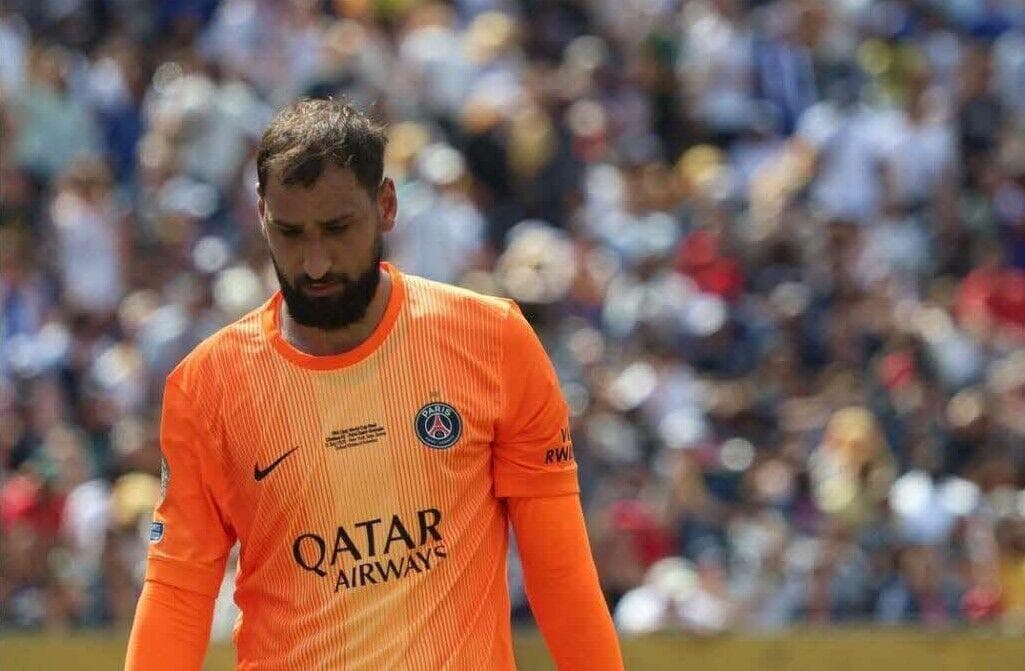 وداع دوناروما با پاریسی‌ها و حمله مدیربرنامه‌هایش به مدیران PSG