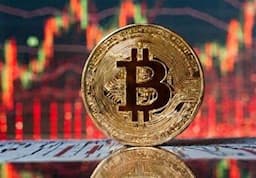 سقوط بیت‌کوین پس از ثبت رکورد ۱۲۴ هزار دلار