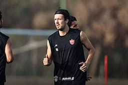 مجوز بازی هافبک مونته‌نگرویی پرسپولیس صادر شد