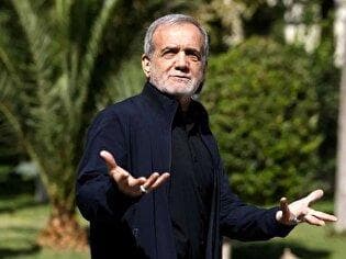با شعار دادن که نمی‌شود مملکت را درست کرد