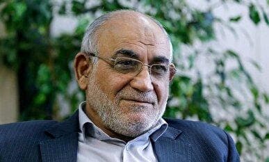 راه نجات ملت در ایستادگی و پایداری در برابر باج خواهی‌های قلدران بین المللی است