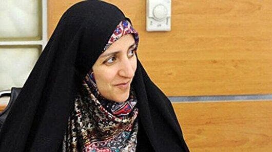 کرمان، بالاترین نسبت حضور زنان را در پست‌های مدیریتی دارد / تقدیر از خانواده اولین پزشک شهید کشور