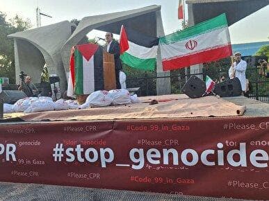 تجمع پزشکان و کادر درمان در محکومیت جنایات اسرائیل مقابل دانشگاه تهران + تصاویر 