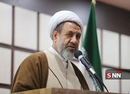 گروه‌های سیاسی و اصحاب قلم اجازه ندهند وحدت دچار خدشه شود