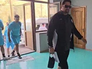 ورود کادرفنی تیم ملی به ورزشگاه استقلال تاجیکستان برای برگزاری اولین تمرین پیش از بازی با هندوستان