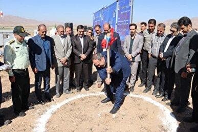 نخستین نیروگاه خورشیدی شهرستان آوج کلنگ‌زنی شد