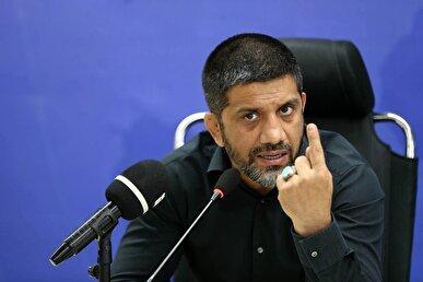 دبیر: می گویند چرا ورزشکاران سلام نظامی می دهند، خداراشکر که دشمنان ما از احمق ها هستند