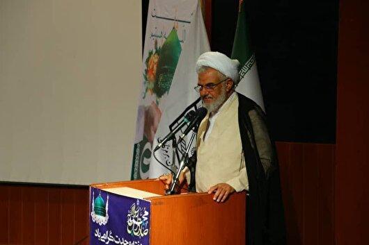 فقر و مشکلات معیشتی زمینه‌ساز شکاف اجتماعی در جوامع اسلامی است