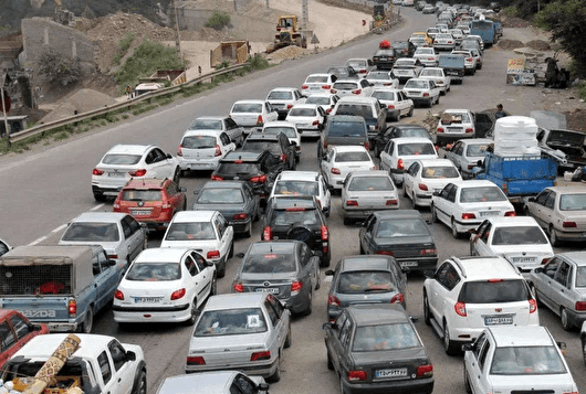بازگشت مسافران و ترافیک سنگین در جاده خروجی گیلان