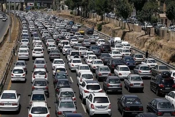 ماجرای بسته‌شدن جاده فیروزکوه توسط چند خودروی لاکچری چه بود؟