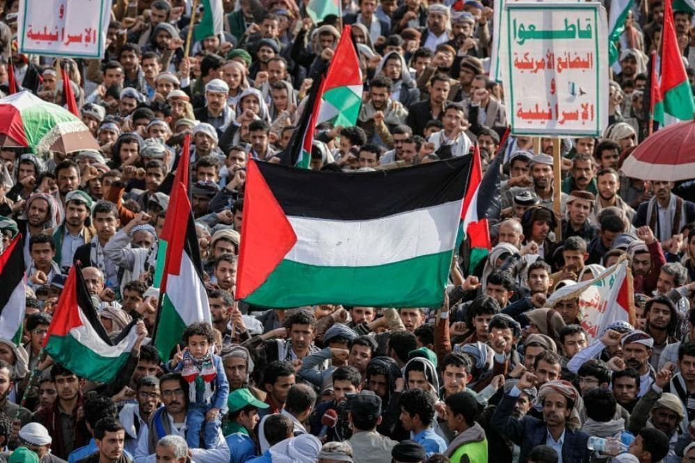 یمنی ها در راهپیمایی میلیونی اقدامات صهیونیستی مصر و عربستان را تقبیح کردند