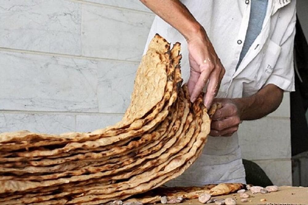 قطع سهمیه آرد 138 نانوایی در تهران؛ رئیس اتحادیه برکنار شد