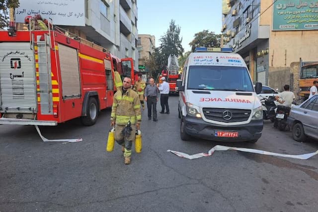 مصدومین حادثه آتش سوزی کرج دچار مشکل تنفسی شدند