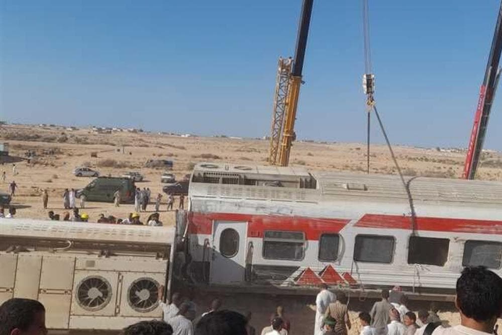 سانحه واژگونی قطار در مصر قربانی گرفت + جزئیات و آمار مصدومین