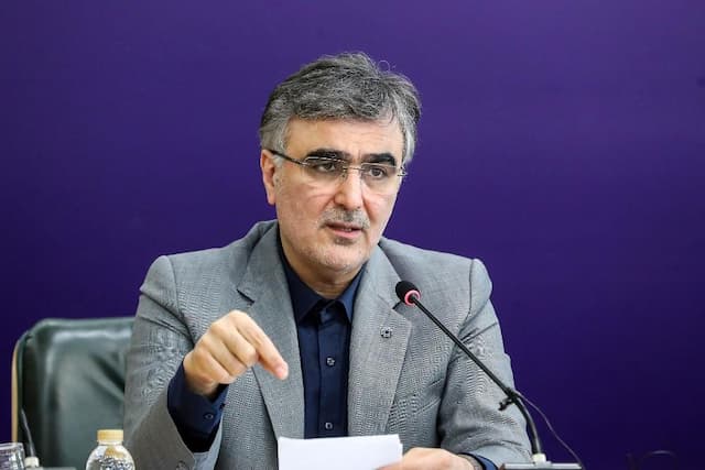 بانک مرکزی برنامه‌ای برای افزایش نرخ ارز 70 هزار تومانی ندارد