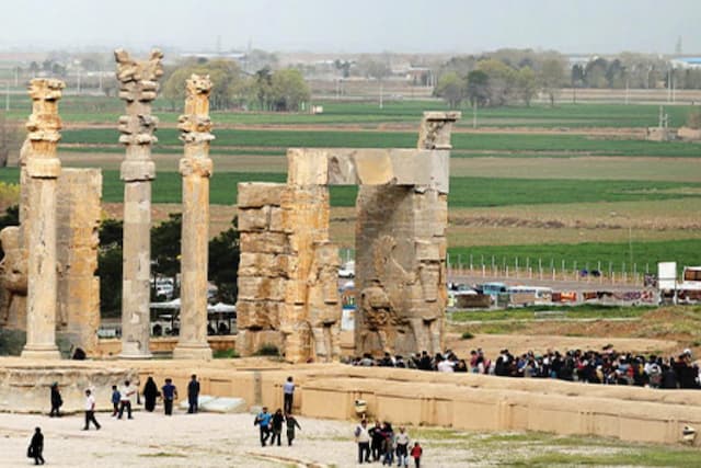 اجرای ویژه ارکستر ملی فیلارمونیک ارمنستان در تخت‌جمشید