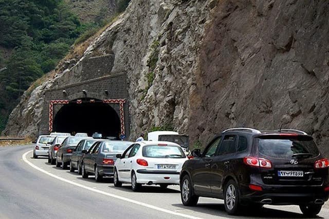 ترافیک سنگین در محورهای شمال کشور؛ کندوان یک‌طرفه شد
