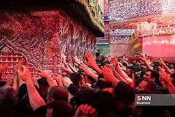 حضور گسترده زائران اربعین در حرم مطهر حضرت ابوالفضل العباس (ع) + فیلم
