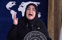تذکر مهاجرانی به یک خبرنگار: کدام انزوا کدام ضعف؟ / ایران قدرتمند بوده و در حوزه‌های مختلف مقتدرانه ایستاده است