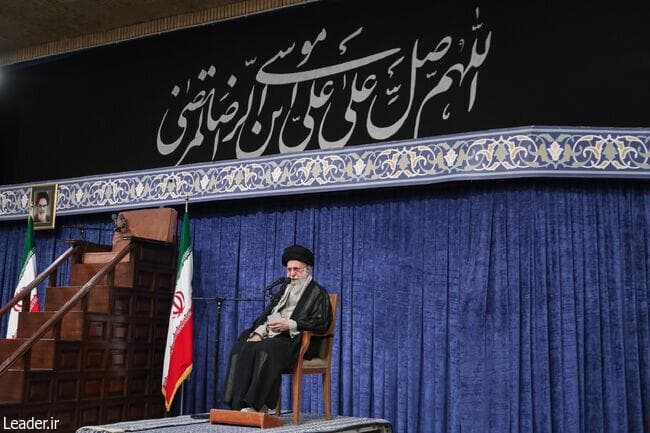 سپر پولادین اتحاد مردم و مسئولان و نیروهای مسلح نباید خدشه دار شود