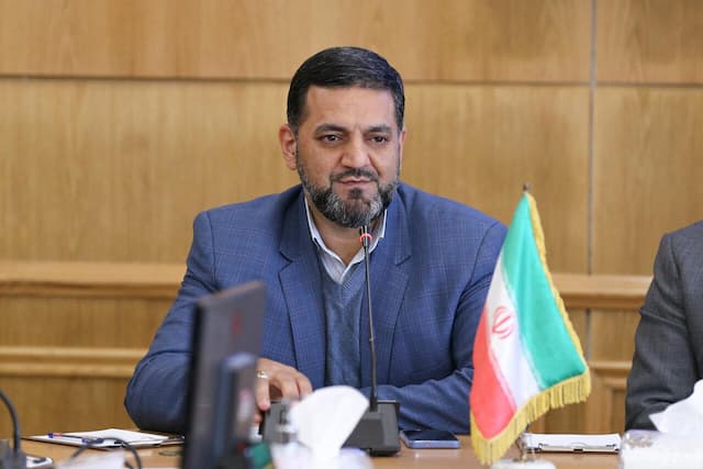 توپ در زمین شورای عالی انقلاب فرهنگی؛ مطالبه‌گری مجلس ادامه دارد/ افزایش سن ورود به دانشگاه فرهنگیان مغایرتی با قوانین ندارد/بازنشستگی زود هنگام معلمان خروجی محدودیت سنی پذیرش در دانشگاه فرهنگیان است