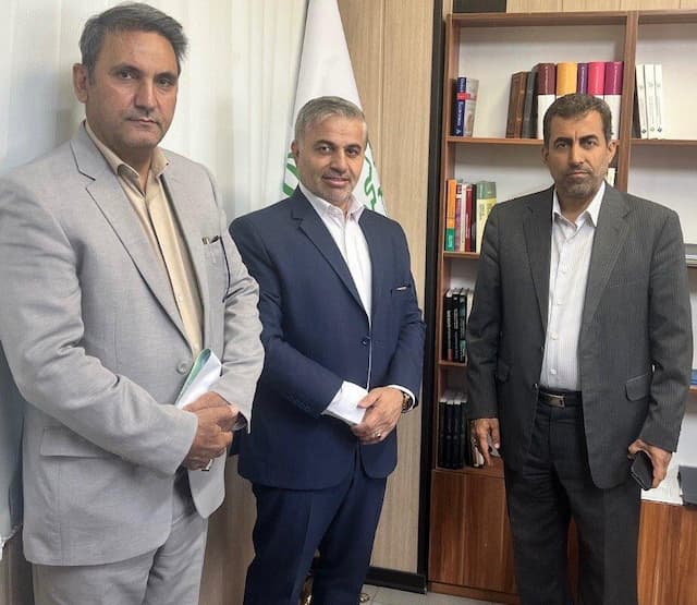رییس مرکز امور نمایندگان مجلس با روسای کمیسیون‌های اقتصادی و علمی مجمع تشخیص مصلحت نظام دیدار کرد/از ظرفیت نمایندگان ادوار مجلس در کمیسیون‌های تخصصی‌ مجمع تشخیص مصلحت نظام استفاده می‌شود