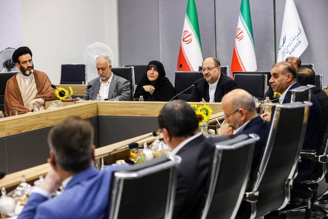 نشست هم‌اندیشی اعضای فراکسیون نظارت بر صنعت نفت، گاز و پتروشیمی مجلس شورای اسلامی و مدیرعامل صنایع پتروشیمی خلیج فارس